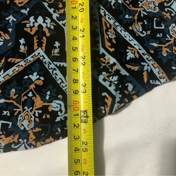 Chicos Sleeveless Top - Black Blue Gold Patterned - Size US 4-6 - Picture 7 of 7